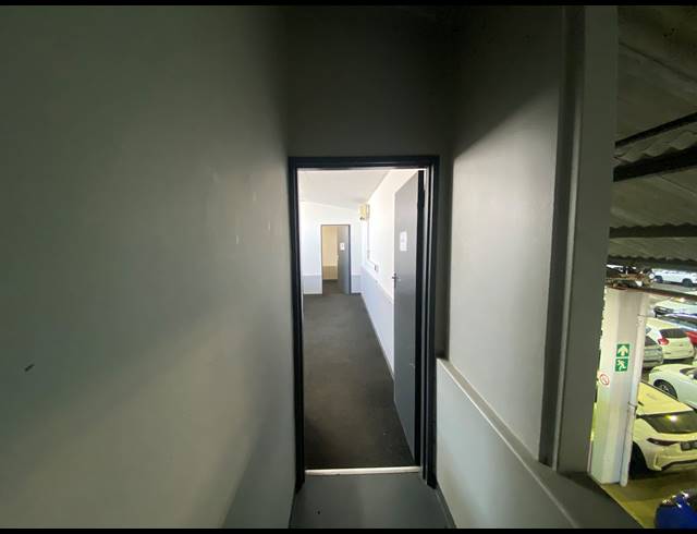 2,917M² WAREHOUSE TO LET IN PAARDEN EILAND